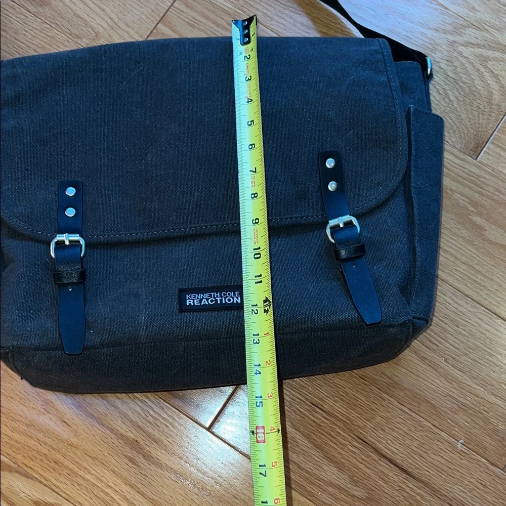 Kenneth Cole Reaction Charcoal Messenger Bag